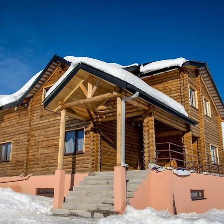 Snow Time Eco Chalet Gudauri Exteriör bild