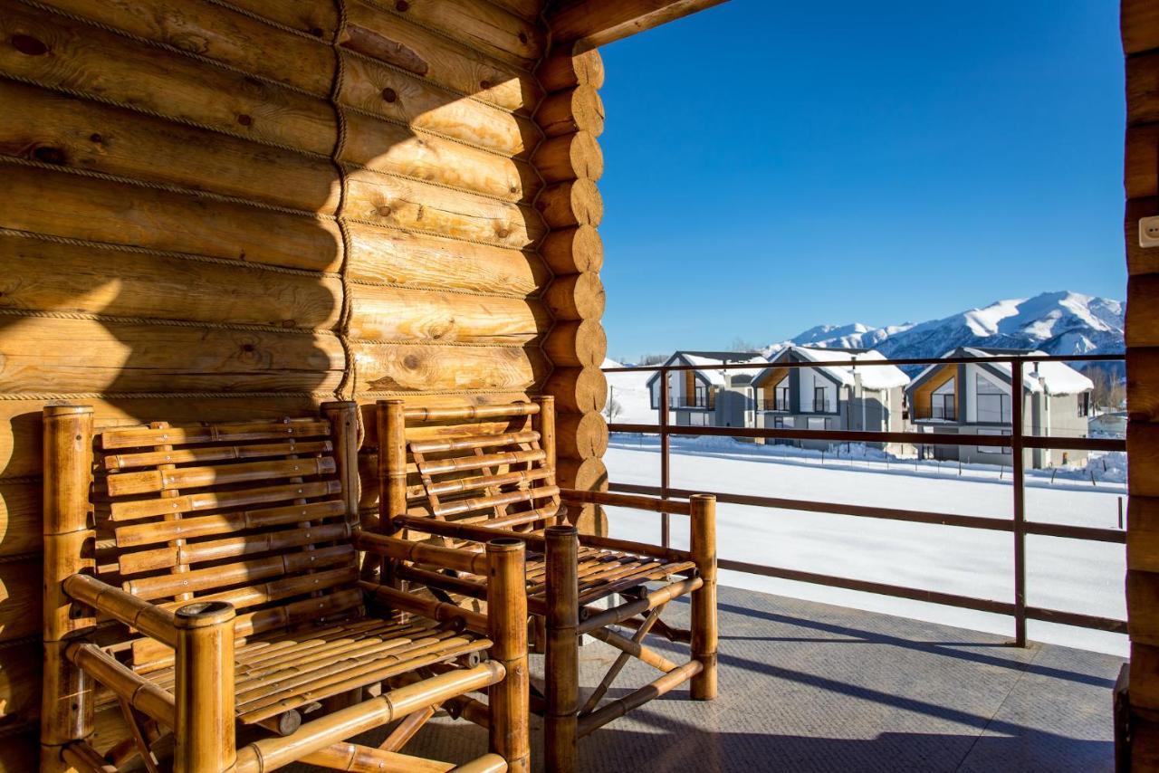 Snow Time Eco Chalet Gudauri Exteriör bild