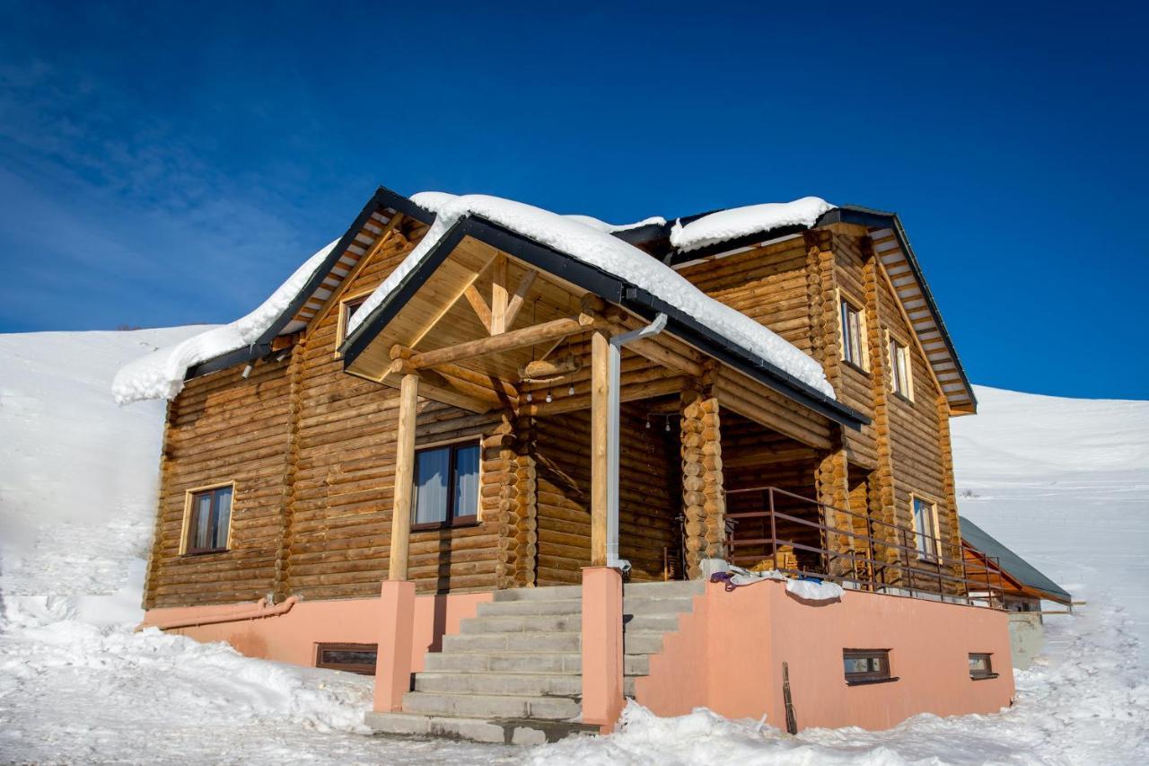 Snow Time Eco Chalet Gudauri Exteriör bild