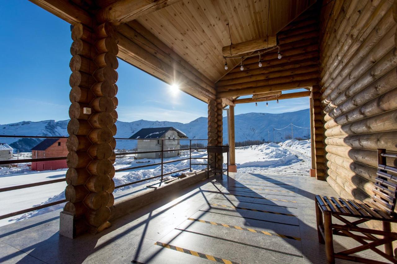 Snow Time Eco Chalet Gudauri Exteriör bild