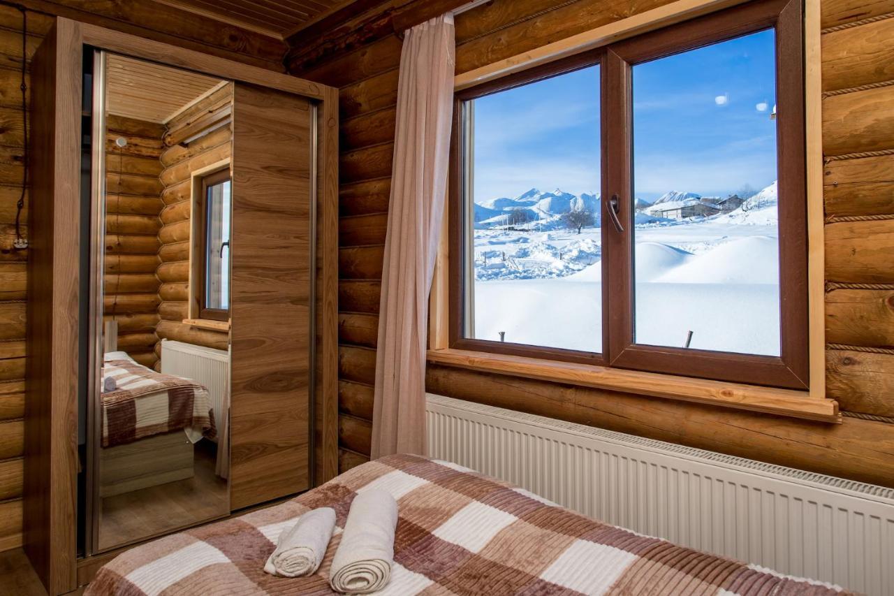 Snow Time Eco Chalet Gudauri Exteriör bild