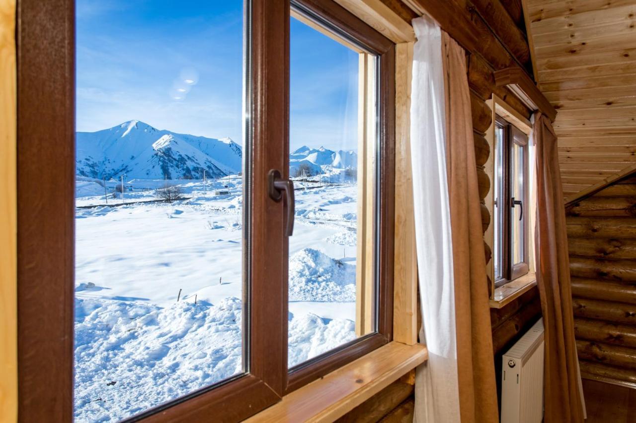 Snow Time Eco Chalet Gudauri Exteriör bild
