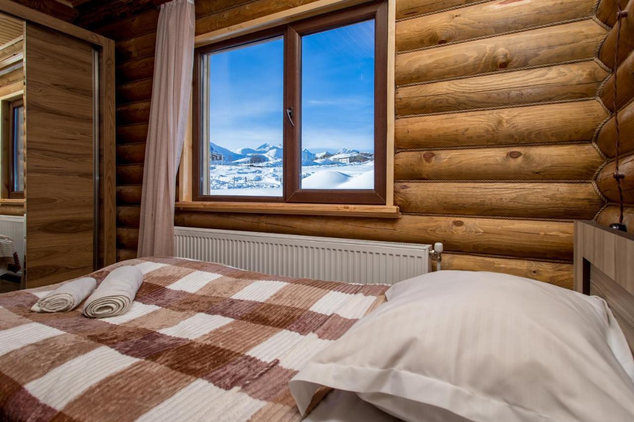 Snow Time Eco Chalet Gudauri Exteriör bild